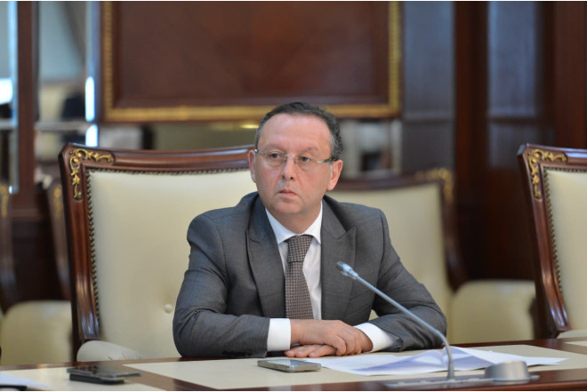 "Hüquq deyil siyasət önə çıxıb" 