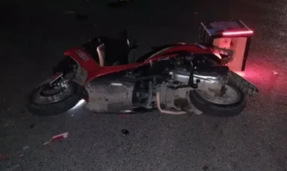 Gəncədə minik avtomobili ilə moped toqquşub, sürücü ölüb