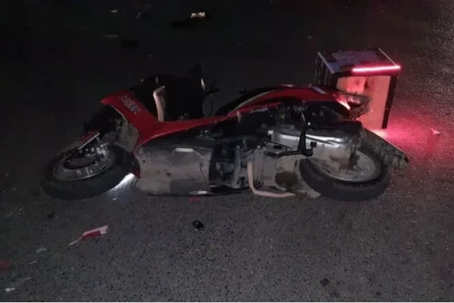 Gəncədə minik avtomobili ilə moped toqquşub, sürücü ölüb