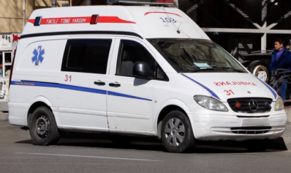 Sabunçuda 71 yaşlı kişi ağacdan yıxılaraq öldü