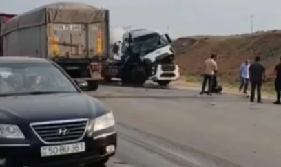 Sumqayıtda yük avtomobilləri toqquşdu 