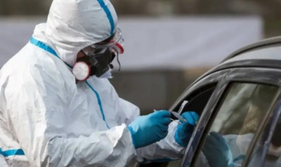 'Avropada İLK REALLIQ: Ölümcül virus qitəyə keçdi, həkim yoluxdu!'