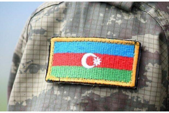 Müdafiə Nazirliyinin hərbi qulluqçuları təltif edilib 