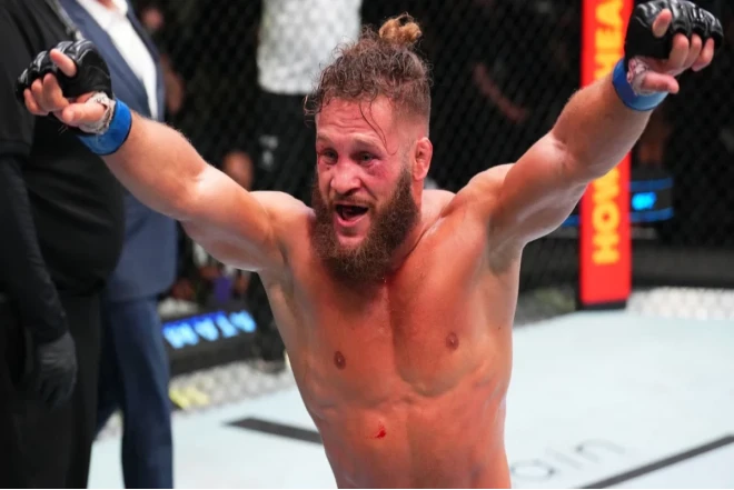 UFC: Rafael Fiziyev rəqibini nakautla məğlub edib 