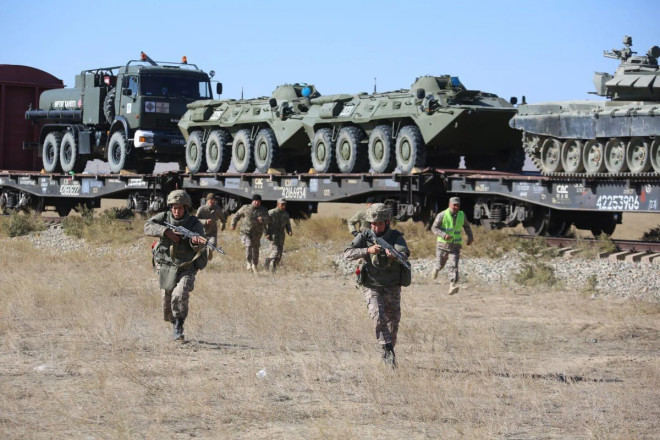 Qazaxıstan ordusu yüksək döyüş hazırlığına keçəcək 
