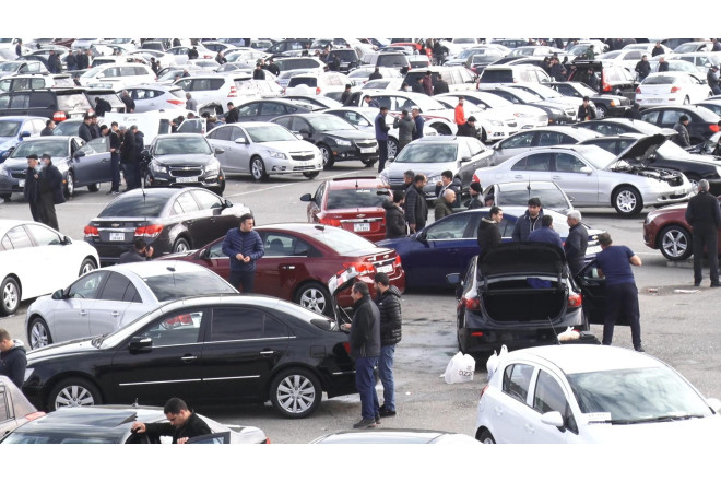 Avtomobil bazarında "qiymət müharibəsi" : Alıcılar niyə gözləmə mövqeyindədir? – TƏHLİL