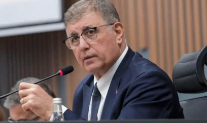 İzmir bələdiyyə sədri AKP-yə keçir? – Açıqlama