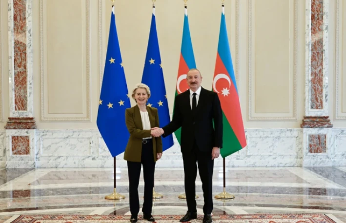Prezident İlham Əliyev və Ursula fon der Lyayen mətbuata birgə bəyanatlarla çıxış edirlər 
