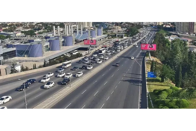 Bakının bu küçələrində sıxlıq var 