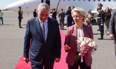 Ursula fon der Lyayen Bakıdan İrəvana getdi: Onu hava limanında kim qarşıladı?
