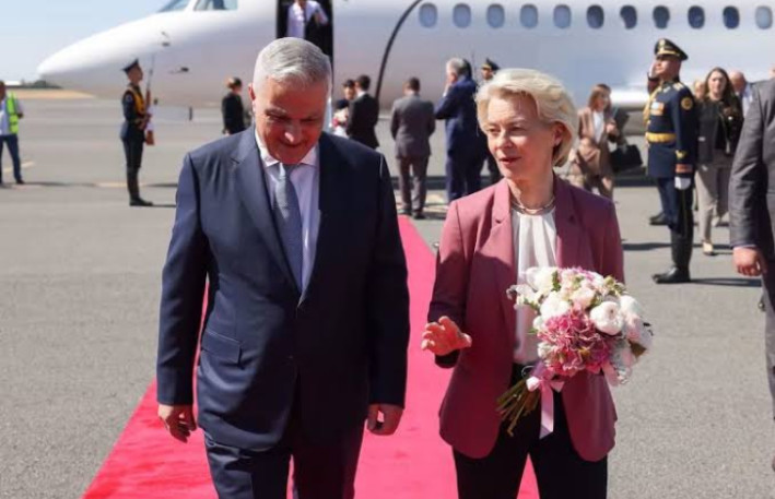 Ursula fon der Lyayen Bakıdan İrəvana getdi: Onu hava limanında kim qarşıladı?