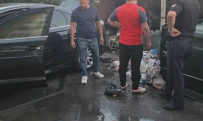 Jurnalistin maşını yandı - FOTOLAR