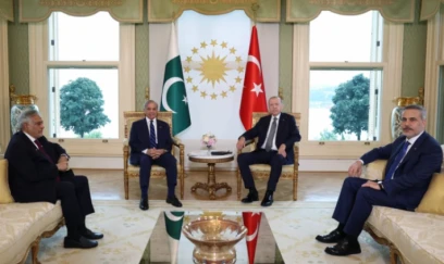 Şərif: Münaqişələrin həlli üçün yeganə yol diplomatiyadır 