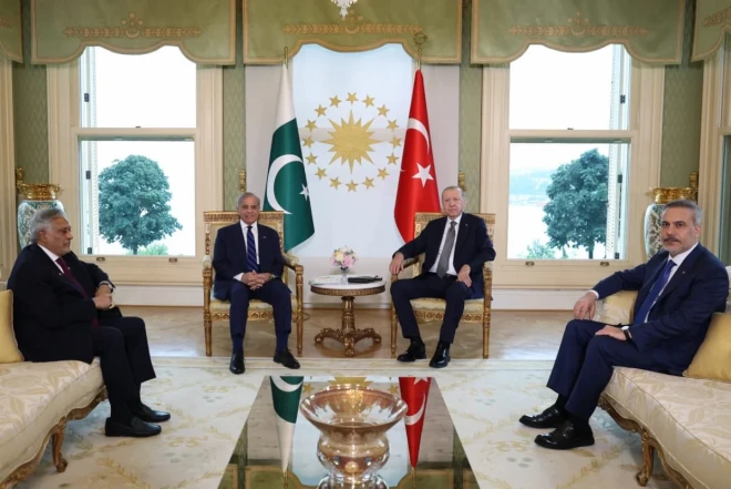 Şərif: Münaqişələrin həlli üçün yeganə yol diplomatiyadır 
