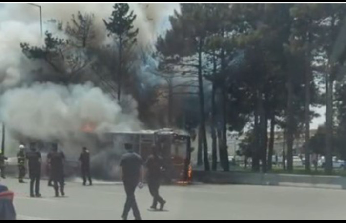 Bakıda avtobus YANDI_ VİDEO