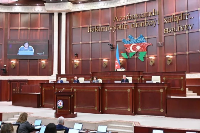Milli Məclisin iclası başladı 