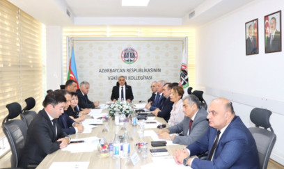 İki vəkilə töhmət verildi