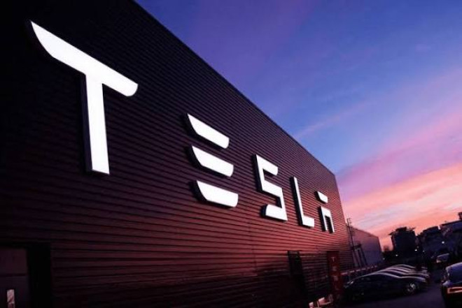 “Tesla” işçilər üçün süni intellekt istifadəsinə limit qoydu 