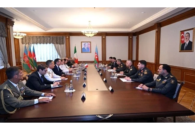 Zakir Həsənov italiyalı admiralı qəbul etdi 
