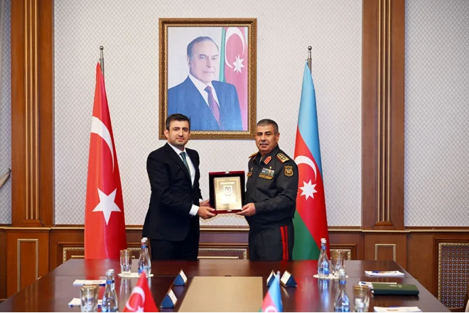 Zakir Həsənov Selçuk Bayraktarı qəbul etdi - FOTO
