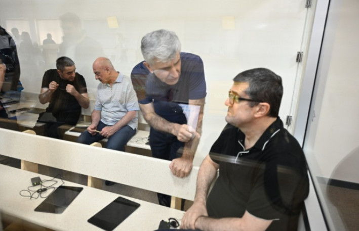 Arayik Harutyunyan və digərlərinin şikayətləri üzrə apellyasiya məhkəməsi DAVAM EDİB