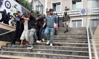 İstanbulda azərbaycanlını aldadıb 1,5 milyonluq qızılını əlindən aldılar