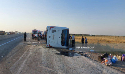 Hacıqabulda sərnişin avtobusu aşdı: 30-dan çox yaralı var - FOTO