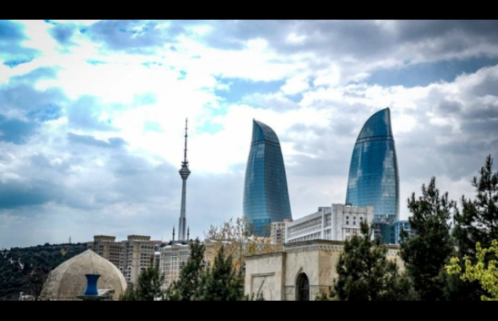 Bakıda  hazırda güclü külək əsir 