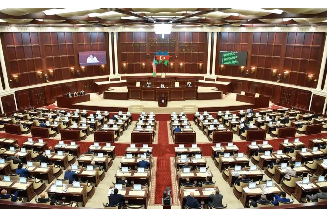Deputatlar məzuniyyətə gedir
