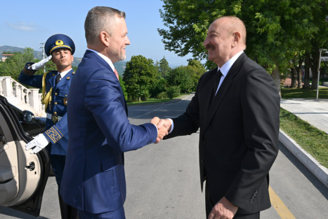 Slovakiya Prezidenti İlham Əliyevlə görüşmək üçün Şuşaya gəldi - FOTOLAR