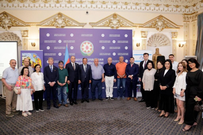Cavanşir Feyziyev Albert Rəfiyevin əsərlərini “unikal sənət nümunələri” adlandırdı