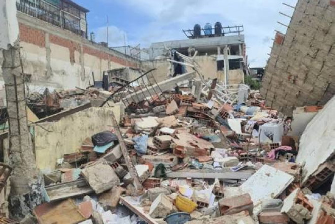Qoşa zəlzələ fəlakəti: 4 900-dən çox ölü, minlərlə insan sığınacaqsız qaldı