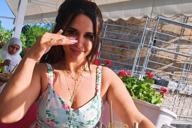 Aparıcı Şəbnəm: "O qadın boşanır ki, tüfeyli heyatını rahat yaşasın" - VİDEO