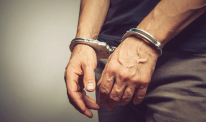 25 yaşlı qız anasının evindən 29 min manat oğurladı 