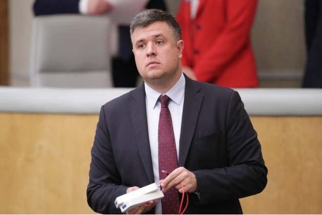"Əvvəlcə soyadının haradan gəldiyini öyrənsin, sonra..." – Deputatdan  sert cavab