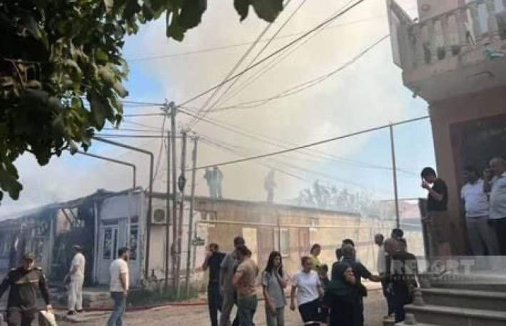 "Şuşa şəhərciyi"ndə "Al Market" yanır - FOTO