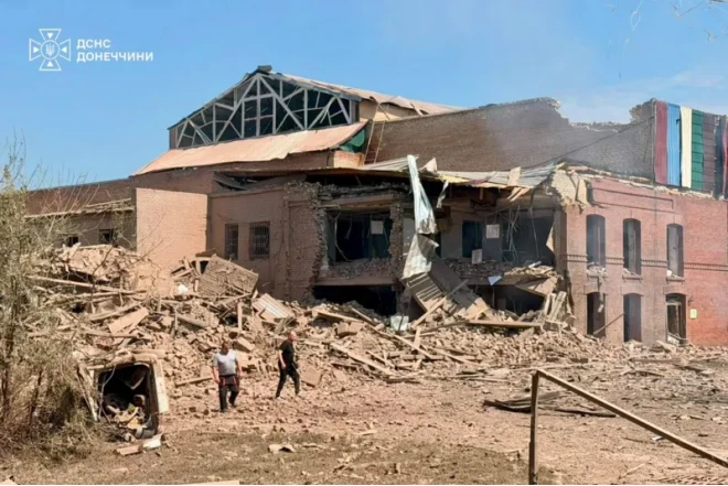 Rusiya Kiyev yaxınlığındakı dron sərgisinə raket zərbəsi endirib, 10 nəfər ölüb 