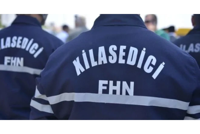 Bakıda bağlı qapı arxasında qalan uşaq xilas edildi 