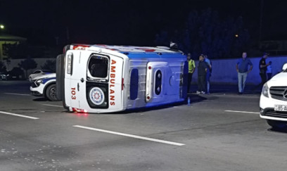 Naxçıvanda təcili tibbi yardım avtomobili aşdı - 4 yaralı var - FOTO