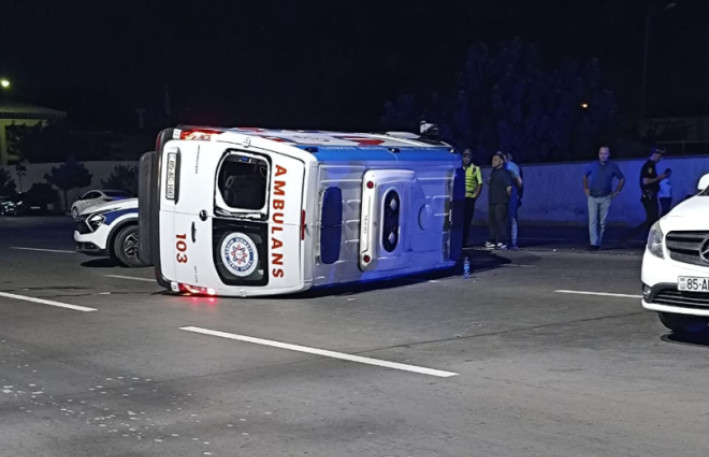 Naxçıvanda təcili tibbi yardım avtomobili aşdı - 4 yaralı var - FOTO