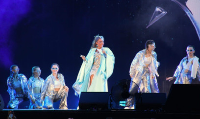 “Dream Fest”də emosional an: : Tünzalə Ağayeva məktubu səhnədə cırdı-VİDEO