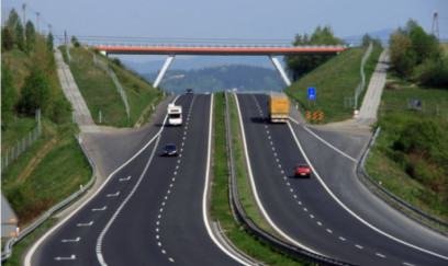 Bizi mənzil başına aparan təkcə yol deyil,.. 