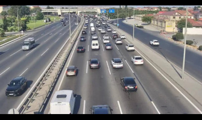 Paytaxtın bu küçələrində sıxlıq var 