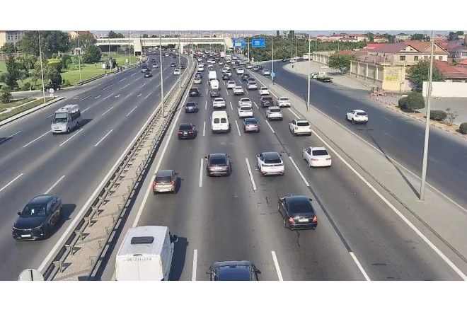 Paytaxtın bu küçələrində sıxlıq var 