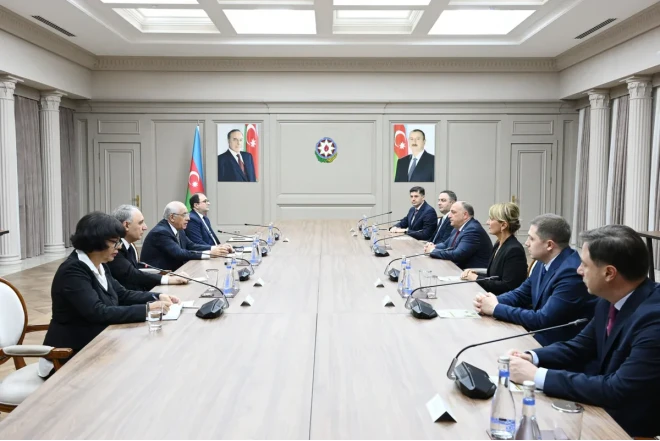 Əli Əsədov Qvarakidze ilə görüşüb 