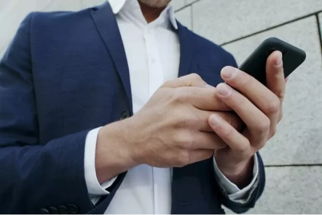 İnsanların smartfonlar vasitəsilə izlənilməsi ilə bağlı həqiqət AÇIQLANDI 