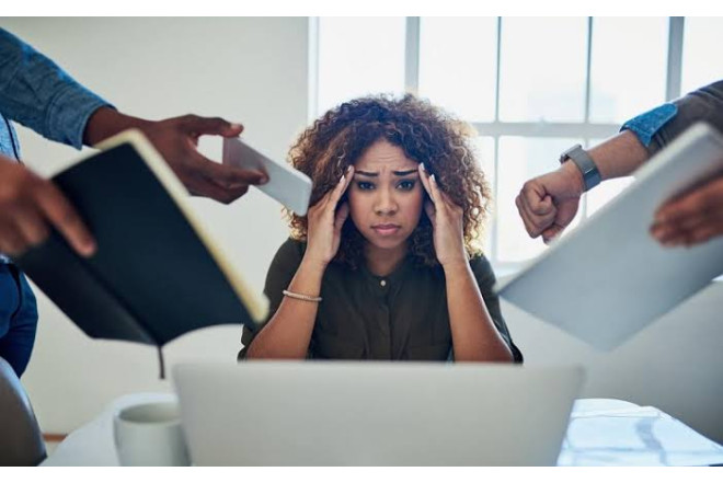 Stressli anlarda niyə tək qalmaq istəyirik? – Psixoloqlardan MARAQLI İZAH