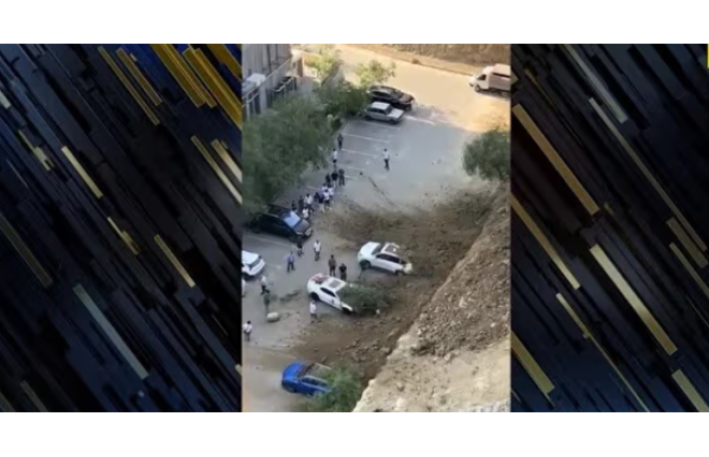 Bakıda maşınlar torpağın altında qaldı - VİDEO