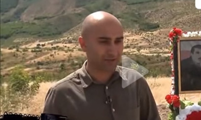 Ağdamda təsirli anlar: Səxavət Məmmədov illər sonra atasının məzarını ziyarət etdi- VİDEO