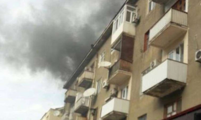 Nərimanovda 5 mərtəbəli bina yanır